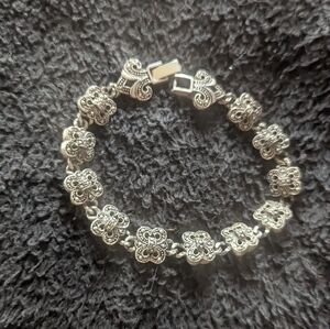 Elegant Silver Fleur Bracelet